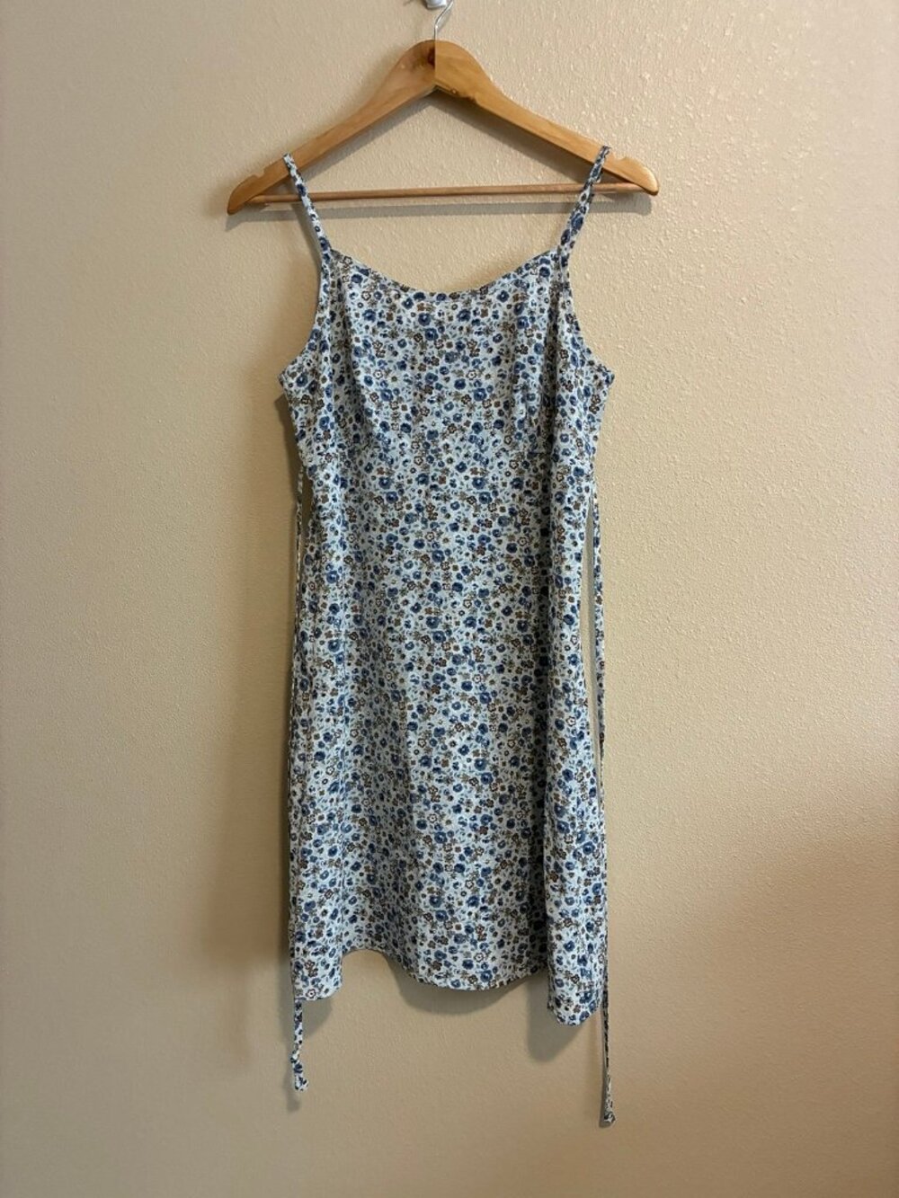 Vintage Y2K No Boundaries Blue and Brown Floral Dress Size Medium